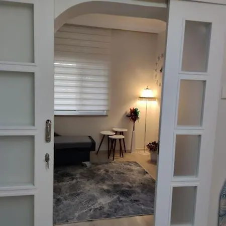 A Beautiful House On The Bosphorus In A Wonderful Garden Vakantiehuis