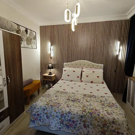 A Beautiful House On The Near The Bosphorus In Istanbul Wonderful Garden Ferienhaus