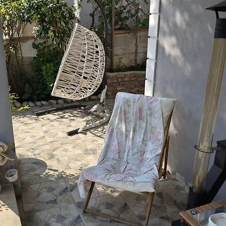 A Beautiful House On The Near The Bosphorus In Istanbul Wonderful Garden *