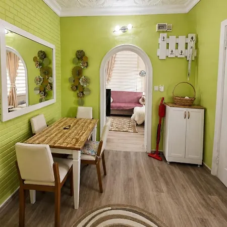 Holiday home A Beautiful House On The Near The Bosphorus In Wonderful Garden Istanbul