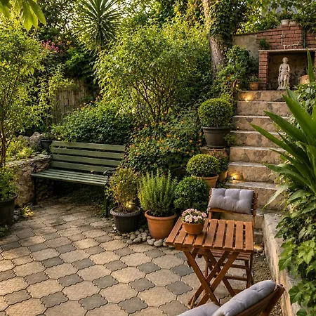 度假居 A Beautiful House On The Near The Bosphorus In Wonderful Garden 伊斯坦布尔