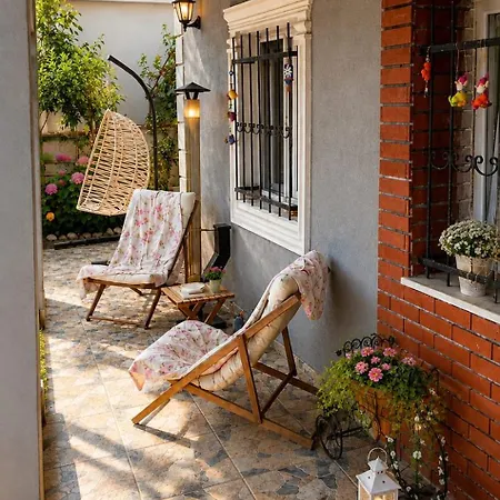 A Beautiful House On The Near The Bosphorus In Wonderful Garden 伊斯坦布尔