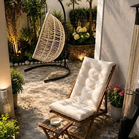 A Beautiful House On The Near The Bosphorus In Wonderful Garden *